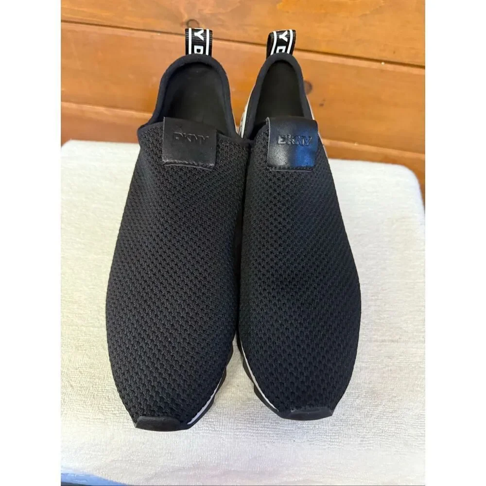 DKNY Alani slip-on signature platform sneakers Black/white Sz 9.5